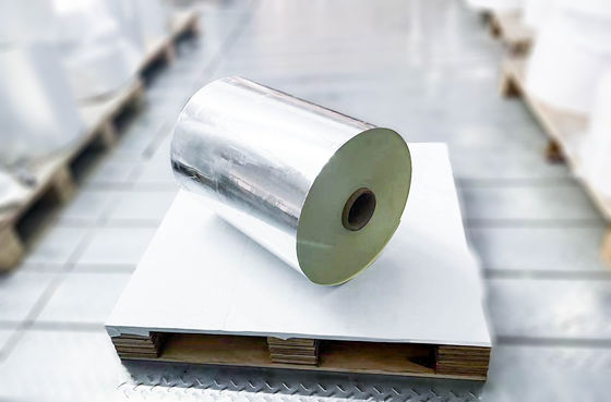 Licht Silber PET Leerfarbstoff Selbstklebstoff Etikett Materialien Ölklebstoff Aufkleber Rollenart