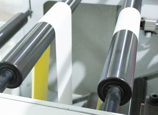 Beschichtete Papierrollen Etikett Acrylklebstoff SGS zertifiziert Wasserdicht