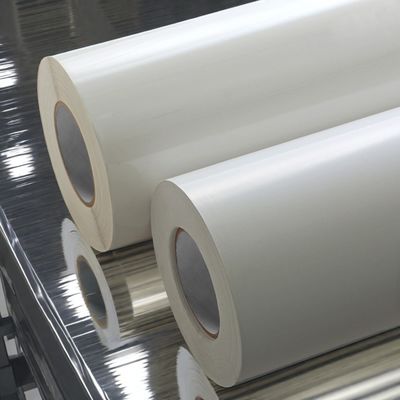 Druckmaterialien mit einer Linerdicke von 110±5% und einer Oberflächendicke von 72±5%