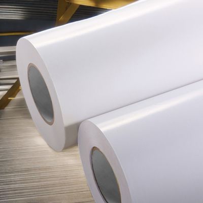 Guter Preis Weißglaspapier Etikettmaterial 80 g überzogenes Papier mit dauerhaftem Acrylklebstoff Online